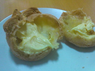 白バラのパリパリカスターシュー