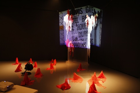 泡沫　うたかた、