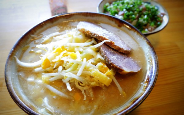 三種のチーズG麺・ねぎチャーシューめし 麺道くろとん(風原町津嘉山)