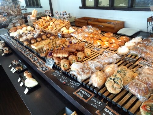 八重瀬に美味しい焼きたてパン屋さん