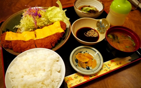 チーズとんかつ定食 ぶーぶう亭(名護市)