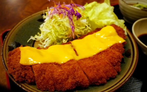 チーズとんかつ定食 ぶーぶう亭（名護市）