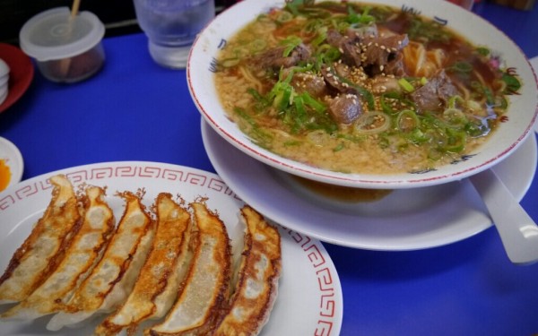 牛すじラーメン 林屋（北谷町）