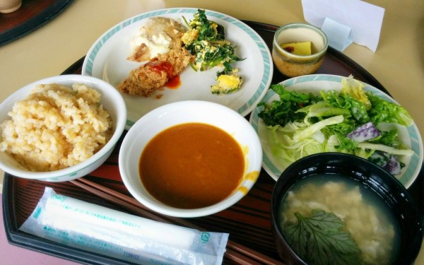 ヘルシーランチバイキング&カフェコン ハーブカフェウコンサロン(南城市)