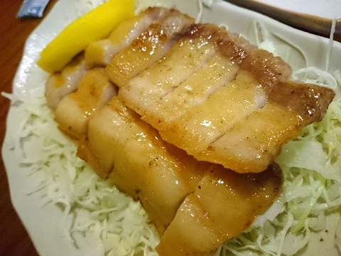 炭火焼の焼き鳥とアグーが絶品の「とり好」（今帰仁村）