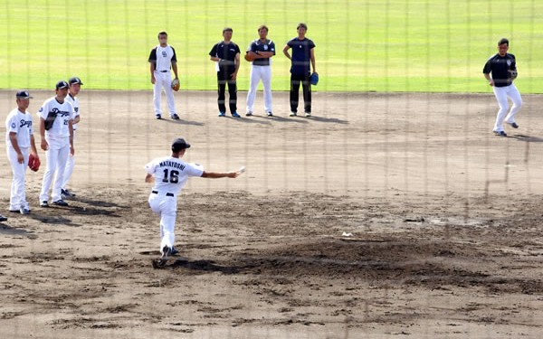 10月末なのに暑い！沖縄北谷公園野球場で中日ドラゴンズの秋季キャンプ！