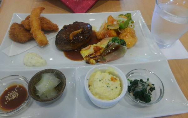 ｢畑まち｣のカフェレストラン（八重瀬町）