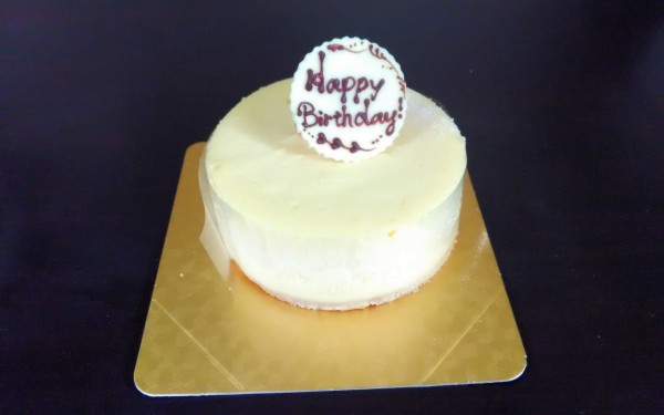 いまいパンのケーキで誕生日をお祝い(那覇市)