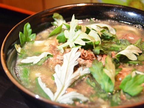 飲んだ後の〆そば＆ヤギ料理が食べられる「みなと」（本部町）