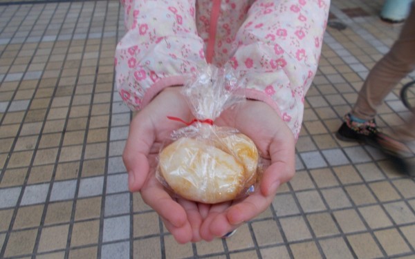 平和通り 新春ふるまい餅(那覇市)