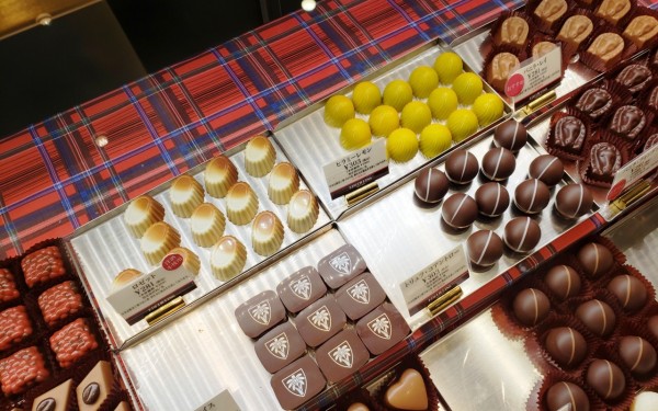 沖縄らしいチョコレート エーデルワイス沖縄 本店(那覇市)
