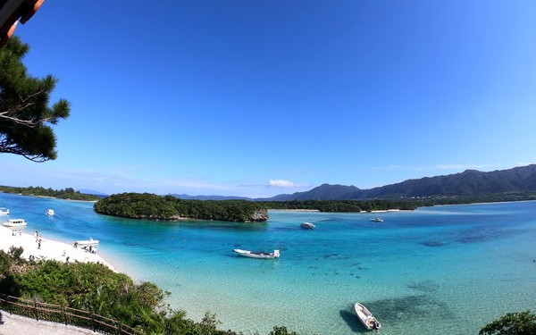 この石垣島川平湾グラスボートツアーをオススメする3つの理由！送迎＆SUPにランチにトレッキングだから！