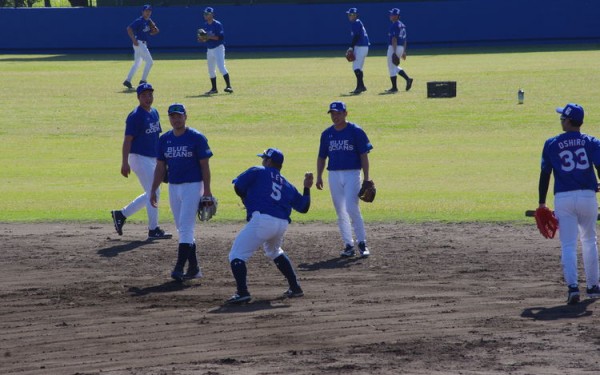 沖縄初のプロ野球チーム「琉球ブルーオーシャンズ」のキャンプの見学に行ってきましたよ!(東風平町)