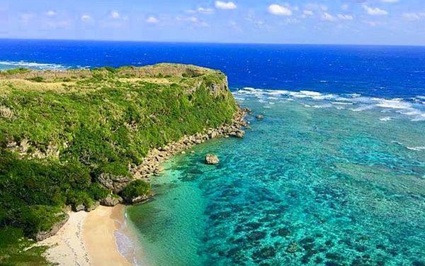 これだ！浜比嘉島で絶景カヤックするならこのツアーに決まりだ！3歳からOKなので親子で海に漕ぎ出そう！