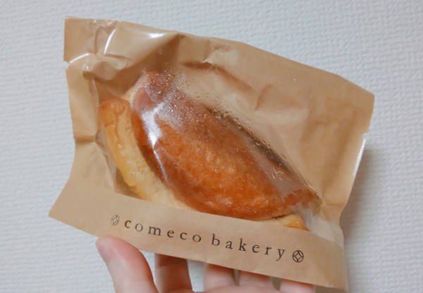 コメコベーカリーハチミツとクリームチーズ