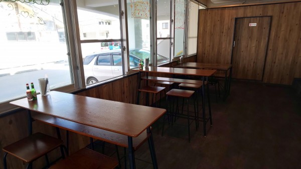 ワイルドサンドイッチ店内