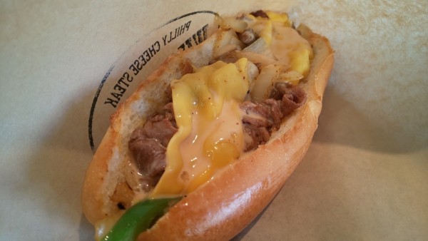 ワイルドサンドイッチのフィリーチーズステーキアップ