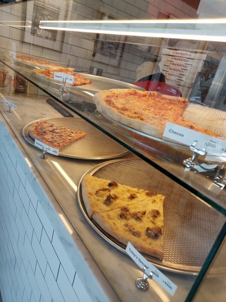 ニューヨークピザオキナワのピザその１