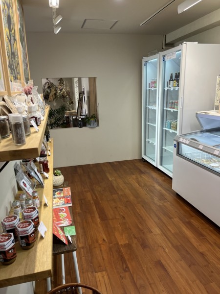 島の装い店内の様子その２