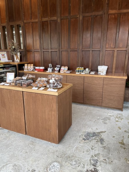 うんてん洋菓子店店内お菓子