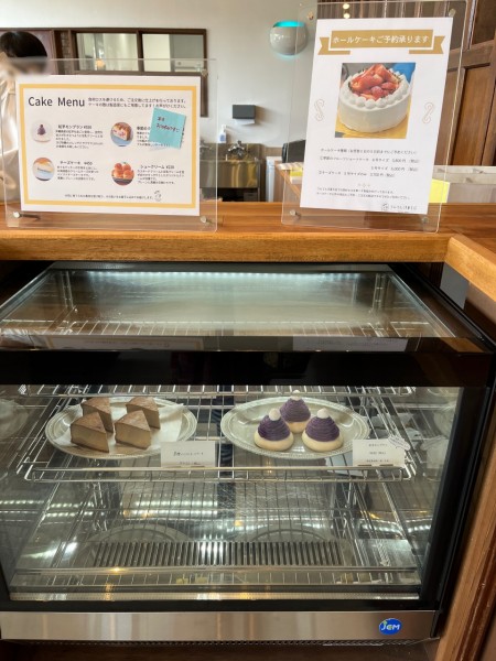 うんてん洋菓子店ショーケース