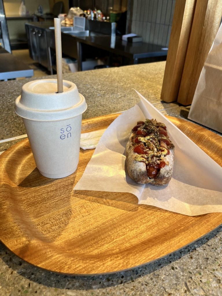 ジンジャーエールとホットドッグ