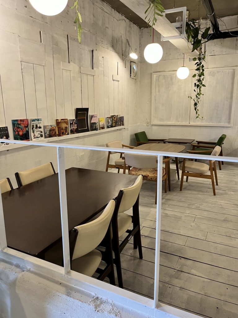 カフェイコイテーブル席