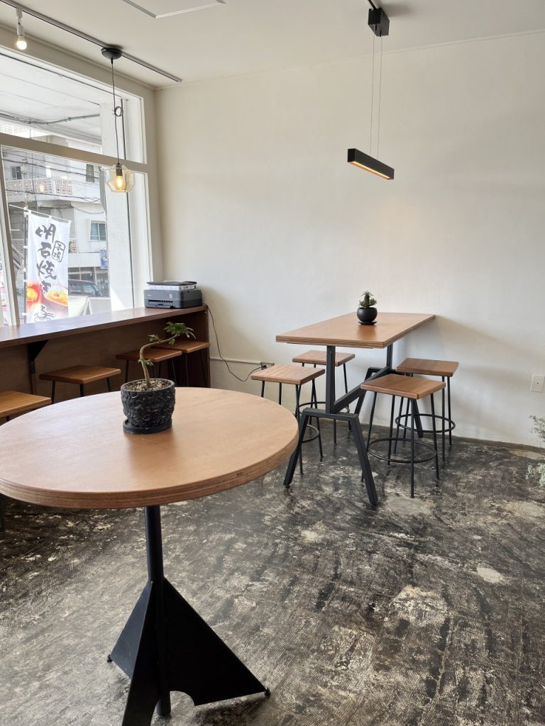 WORKBENCH COFFEE ROASTERS OKINAWA店内