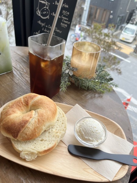 DAILY DOSEアイスコーヒーとベーグル