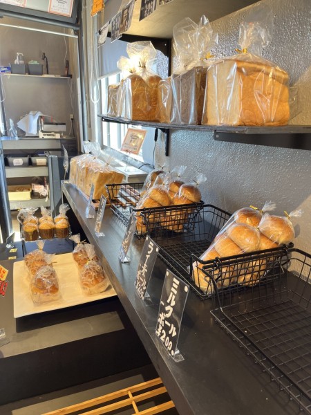 麦翔食パン側