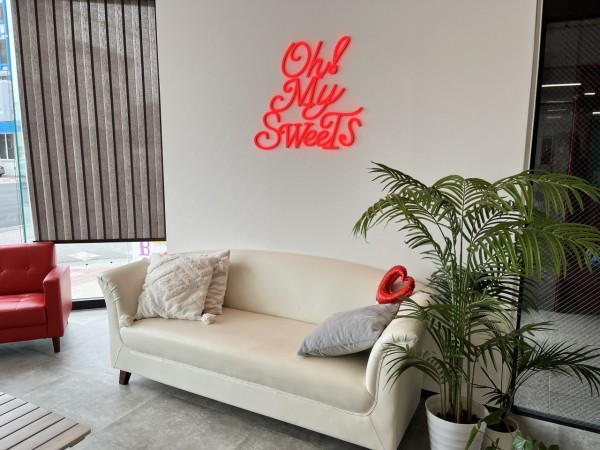 オーマイスイーツ店内